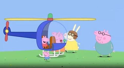 小猪佩奇骑成人车视频,萌态十足引网友热议